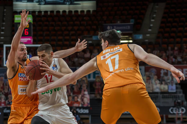 秀大会上以 秀大会上以